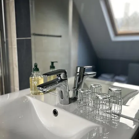 De L'abbaye De Hotell 3*