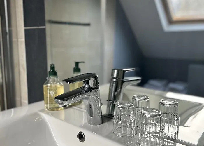 De L'abbaye De Hotel 3*